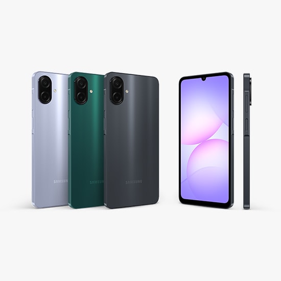صورة لهاتف Samsung Galaxy A07 4G باللون الأخضر الداكن من الأمام والخلف